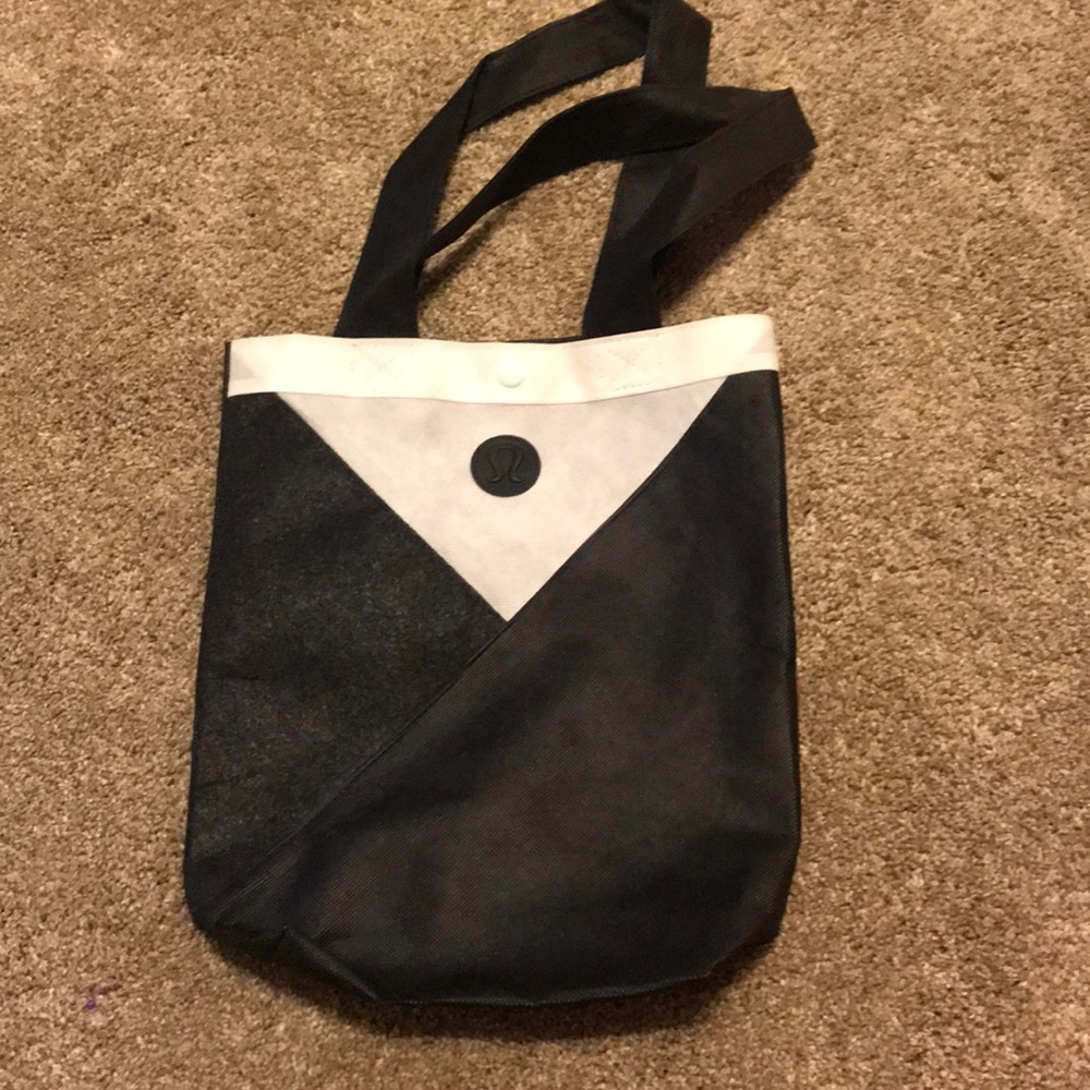 Lululemon reusable bag